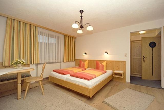 Pension Fuchs Brixen im Thale Zimmer foto